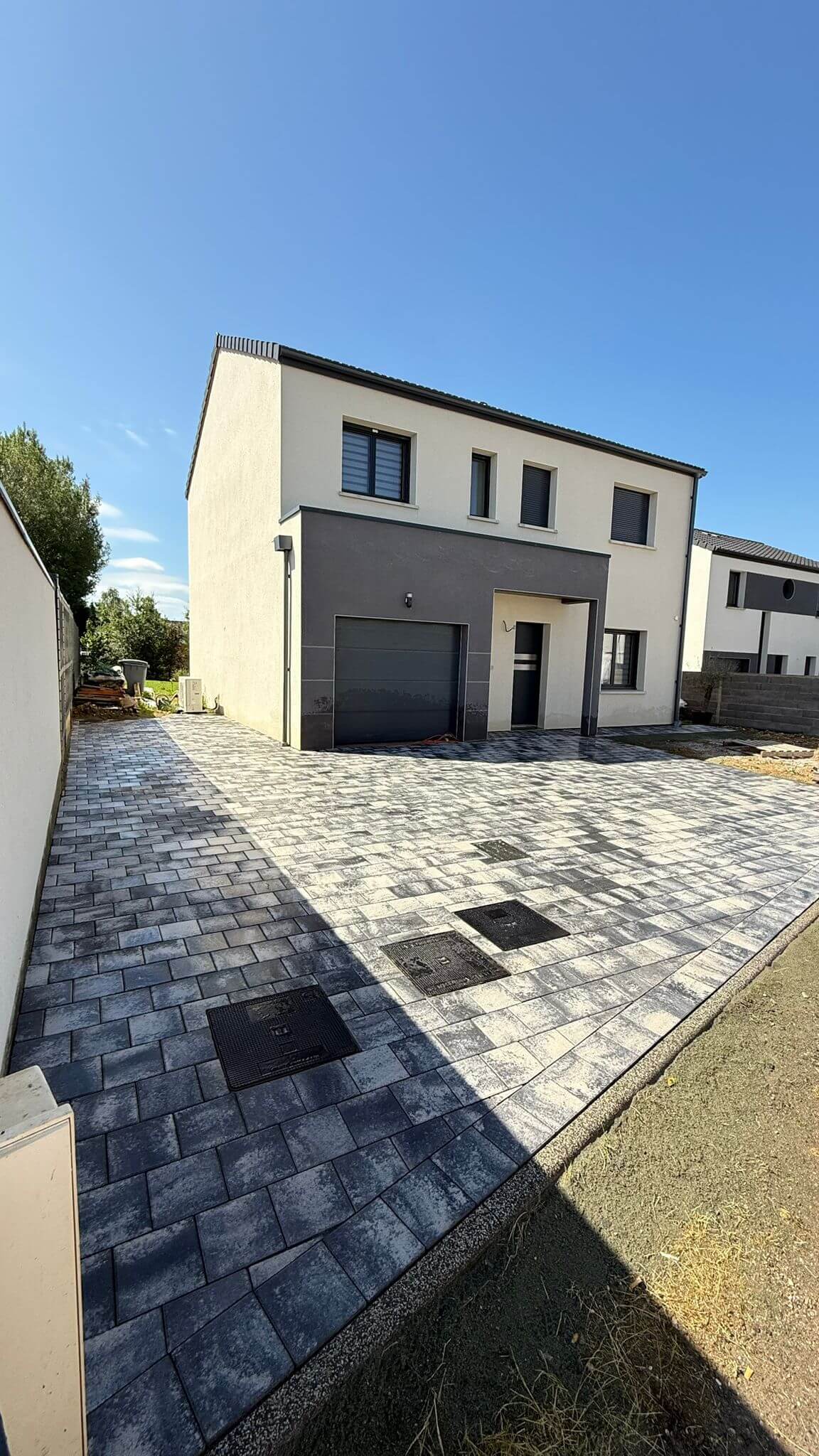 Allée en pavés devant une maison à Metz
